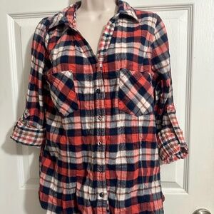 Skies are blue Plaid button up shirt Size Medium